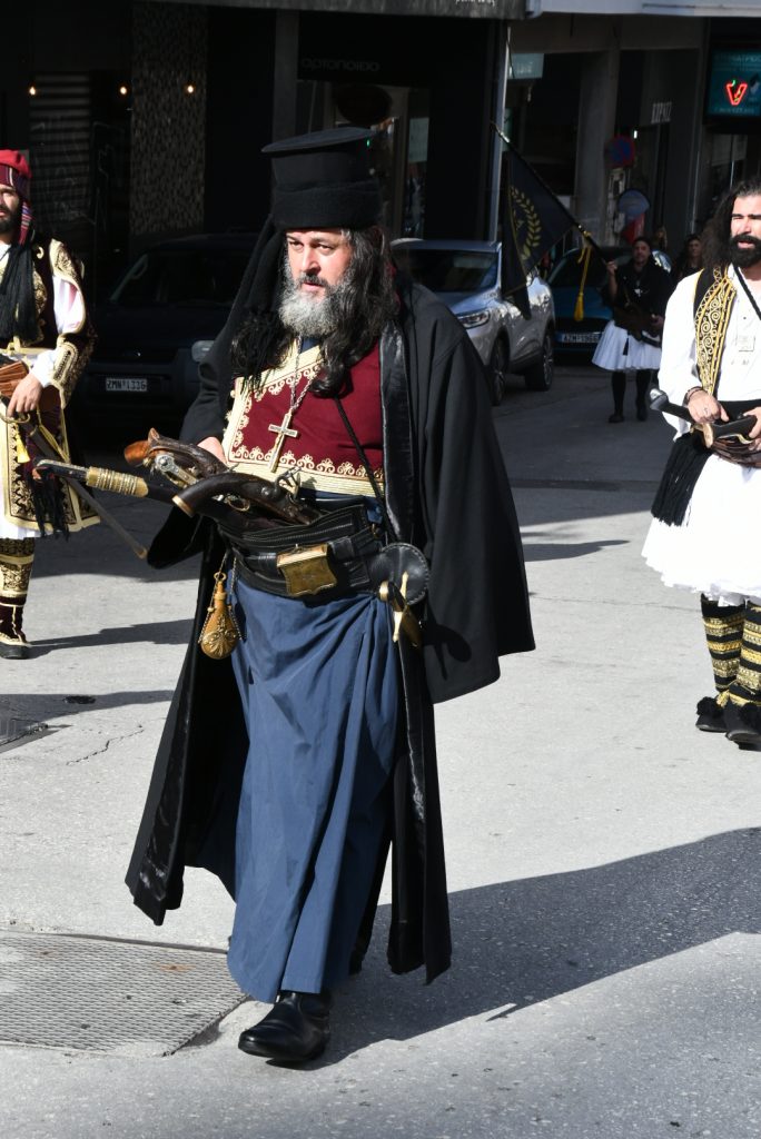 ΠΑΤΡΑ: Εντυπωσιακές στολές στην εκδήλωση για την απελευθέρωση από τους Οθωμανούς - ΦΩΤΟ