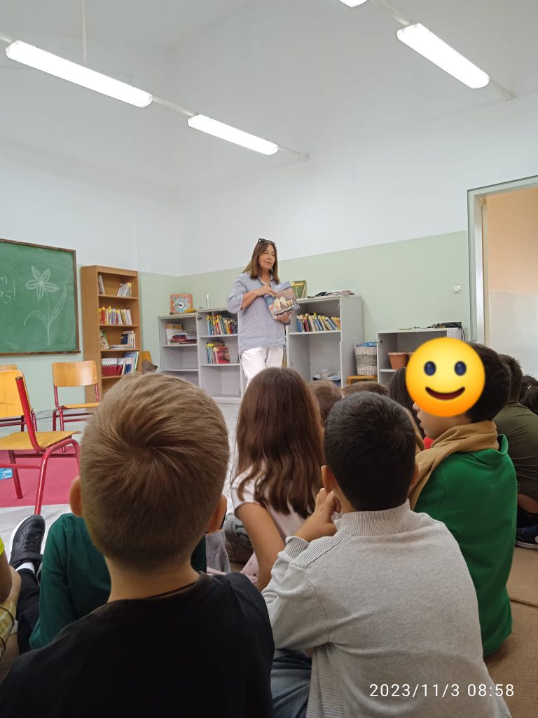 ΠΑΤΡΑ: Η Αννα Δενδρινού παρουσίασε παραμύθι στο 23ο Δημοτικό Σχολείο - ΦΩΤΟ
