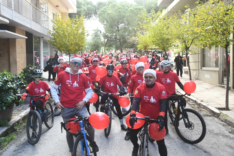 ΔΕΙΤΕ ΠΟΛΛΕΣ ΦΩΤΟ: Ποδηλάτες ΑϊΒασίληδες... πλημμύρισαν την Πάτρα