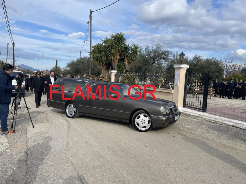 Πάτρα: Οδύνη στην κηδεία του 29χρονου αστυνομικού που σκοτώθηκε σε καταδίωξη στον Ασπρόπυργο - ΦΩΤΟ