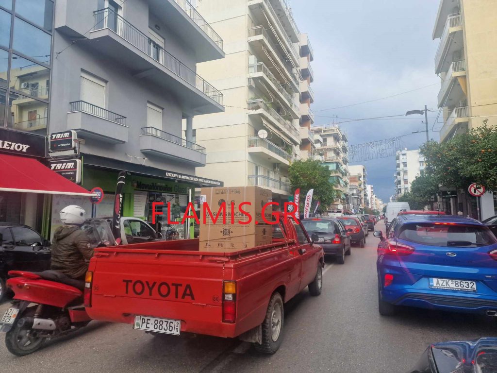 ΔΕΙΤΕ ΦΩΤΟ: Κομφούζιο σε Αγίου Ανδρέου και Οθωνος Αμαλίας! Εχουν μπλοκάρει - ΦΩΤΟ - Συναγερμός στην ΑΜΕΣΗ ΔΡΑΣΗ