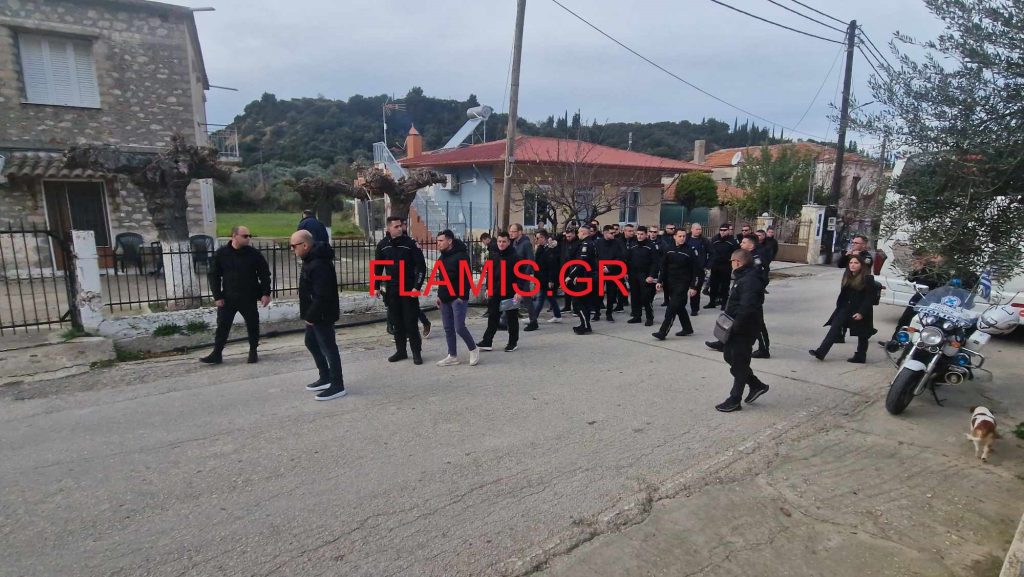 Πάτρα: Οδύνη στην κηδεία του 29χρονου αστυνομικού που σκοτώθηκε σε καταδίωξη στον Ασπρόπυργο - ΦΩΤΟ