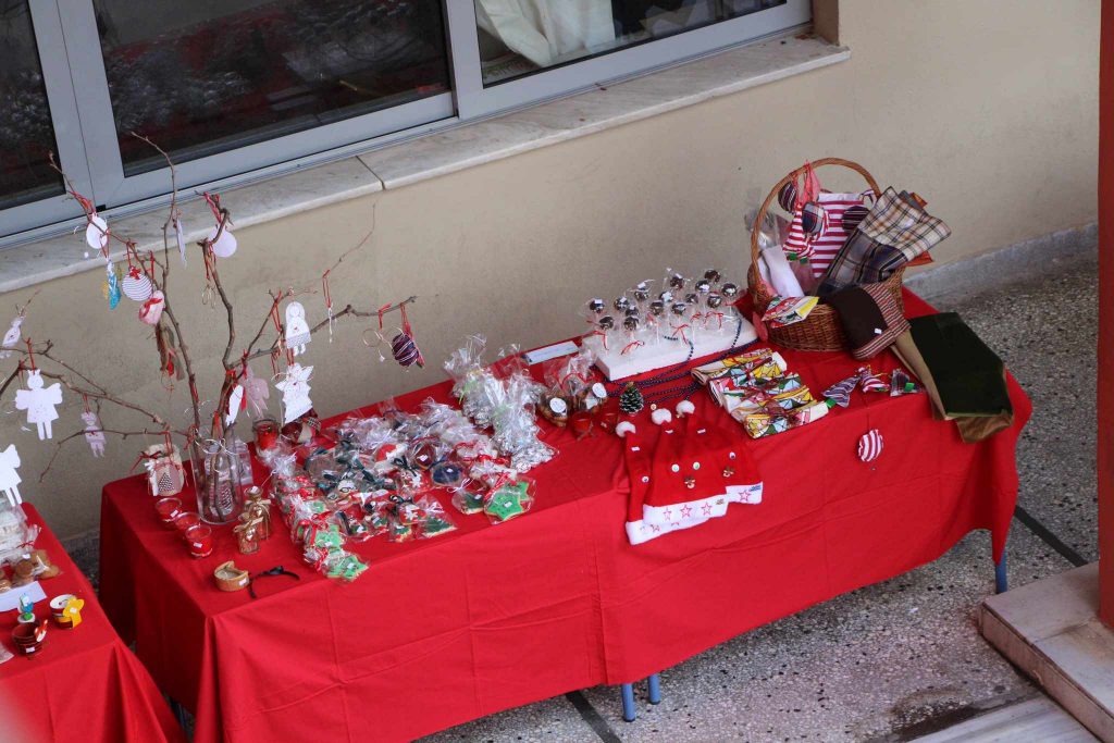 ΠΑΤΡΑ - ΔΕΙΤΕ ΦΩΤΟ: Το καταπληκτικό χριστουγεννιάτικο bazaar στο 2ο Γυμνάσιο