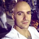 Πέθανε ο αστυνομικός που χτυπήθηκε από φωτοβολίδα στα επεισόδια στου Ρέντη