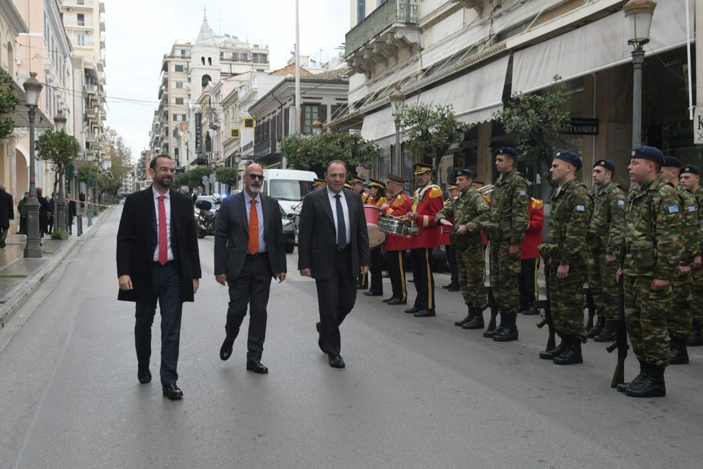 ΠΑΤΡΑ - ΦΩΤΟ: Η δοξολογία για την υποδοχή του νέου έτους