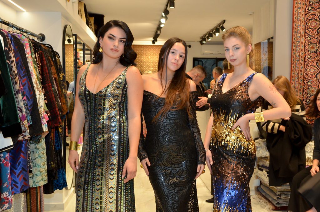 ΠΑΤΡΑ: Δείτε ποιους είδαμε στην fashionable βραδιά της Δέσποινας Μοιραράκη και της Νάνσυς Πλέσσα ΠΑΤΡΑ: Δείτε ποιους είδαμε στην fashionable βραδιά της Δέσποινας Μοιραράκη και της Νάνσυς Πλέσσα
