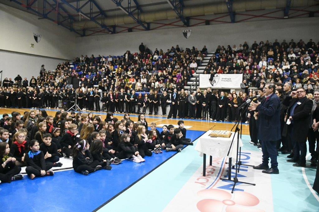 ΔΕΙΤΕ ΠΟΛΛΕΣ ΦΩΤΟ: Το αδιαχώρητο στην ΕΑΠ για την πίτα του χορευτικού του Δήμου Πατρέων