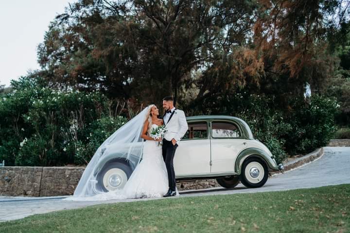 ΠΑΤΡΑ: Ρομαντικός γάμος χωρίς τέτοιο αυτοκίνητο γίνεται; Δεν γίνεται! ΔΕΙΤΕ ΠΟΛΛΕΣ ΦΩΤΟ