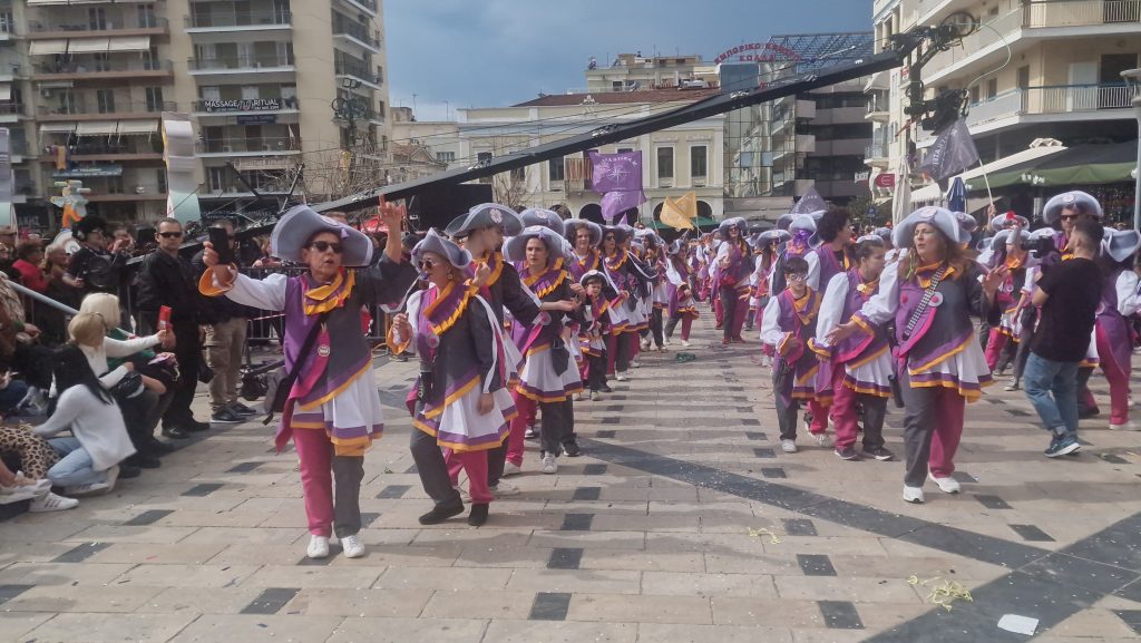 ΠΑΤΡΑ: Εσπασε κάθε ρεκόρ η μεγάλη παρέλαση! ΔΕΙΤΕ ΕΚΑΤΟΝΤΑΔΕΣ ΦΩΤΟ