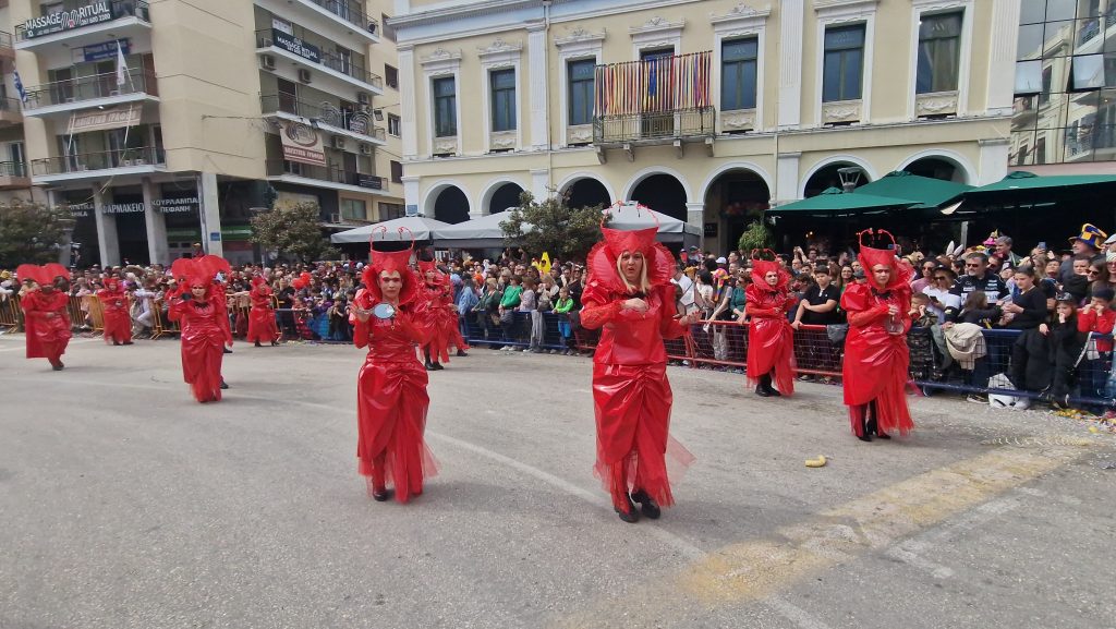 ΠΑΤΡΑ: Εσπασε κάθε ρεκόρ η μεγάλη παρέλαση! ΔΕΙΤΕ ΕΚΑΤΟΝΤΑΔΕΣ ΦΩΤΟ