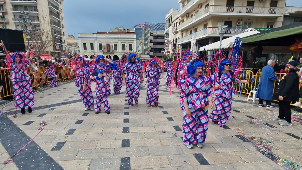 ΠΑΤΡΑ: Εσπασε κάθε ρεκόρ η μεγάλη παρέλαση! ΔΕΙΤΕ ΕΚΑΤΟΝΤΑΔΕΣ ΦΩΤΟ