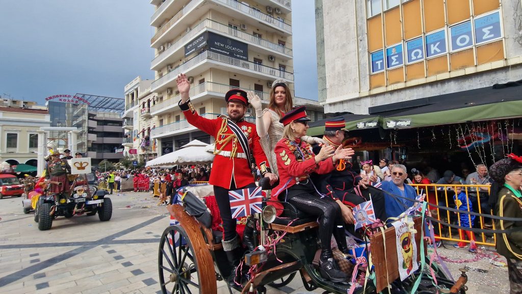 ΠΑΤΡΑ: Εσπασε κάθε ρεκόρ η μεγάλη παρέλαση! ΔΕΙΤΕ ΕΚΑΤΟΝΤΑΔΕΣ ΦΩΤΟ