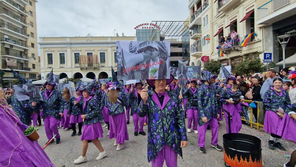 ΠΑΤΡΑ: Εσπασε κάθε ρεκόρ η μεγάλη παρέλαση! ΔΕΙΤΕ ΕΚΑΤΟΝΤΑΔΕΣ ΦΩΤΟ