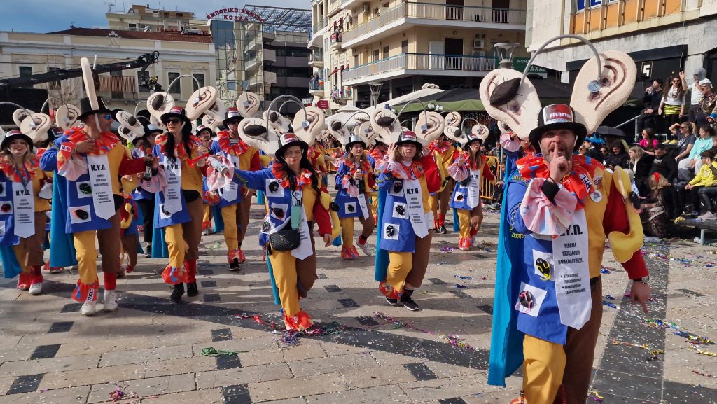 ΠΑΤΡΑ: Εσπασε κάθε ρεκόρ η μεγάλη παρέλαση! ΔΕΙΤΕ ΕΚΑΤΟΝΤΑΔΕΣ ΦΩΤΟ