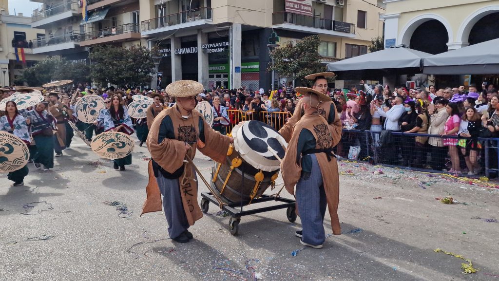 ΠΑΤΡΑ: Εσπασε κάθε ρεκόρ η μεγάλη παρέλαση! ΔΕΙΤΕ ΕΚΑΤΟΝΤΑΔΕΣ ΦΩΤΟ