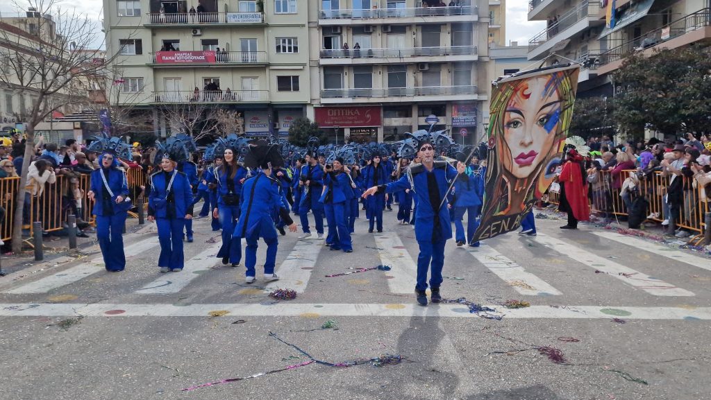 ΠΑΤΡΑ: Εσπασε κάθε ρεκόρ η μεγάλη παρέλαση! ΔΕΙΤΕ ΕΚΑΤΟΝΤΑΔΕΣ ΦΩΤΟ