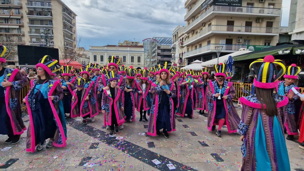 ΠΑΤΡΑ: Εσπασε κάθε ρεκόρ η μεγάλη παρέλαση! ΔΕΙΤΕ ΕΚΑΤΟΝΤΑΔΕΣ ΦΩΤΟ