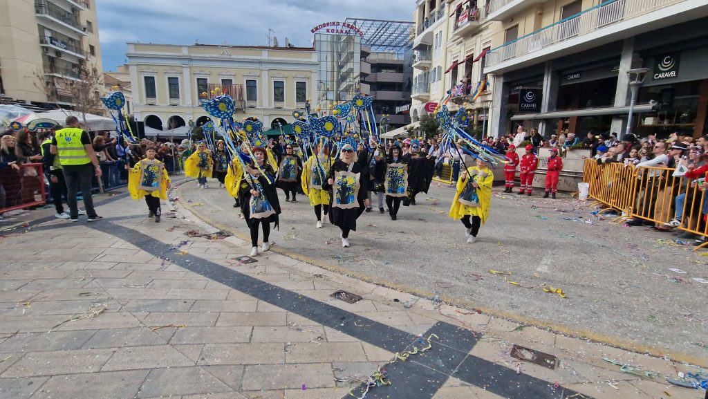 ΠΑΤΡΑ: Εσπασε κάθε ρεκόρ η μεγάλη παρέλαση! ΔΕΙΤΕ ΕΚΑΤΟΝΤΑΔΕΣ ΦΩΤΟ