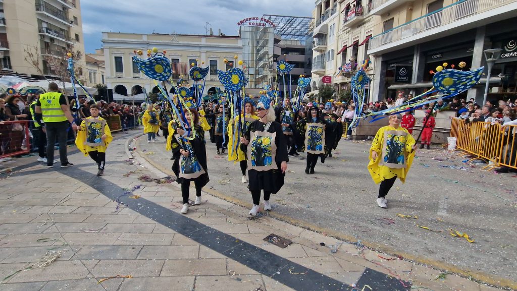 ΠΑΤΡΑ: Εσπασε κάθε ρεκόρ η μεγάλη παρέλαση! ΔΕΙΤΕ ΕΚΑΤΟΝΤΑΔΕΣ ΦΩΤΟ