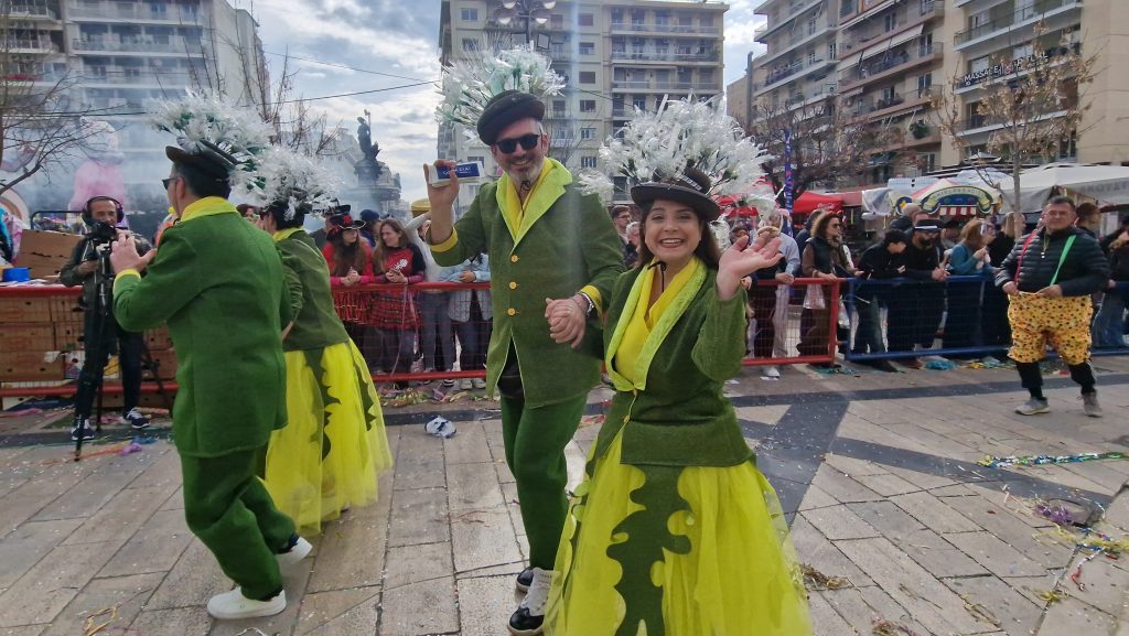 ΠΑΤΡΑ: Εσπασε κάθε ρεκόρ η μεγάλη παρέλαση! ΔΕΙΤΕ ΕΚΑΤΟΝΤΑΔΕΣ ΦΩΤΟ