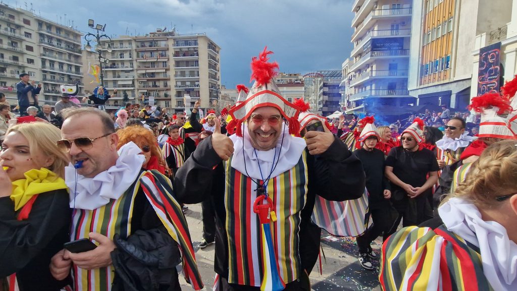 ΠΑΤΡΑ: Εσπασε κάθε ρεκόρ η μεγάλη παρέλαση! ΔΕΙΤΕ ΕΚΑΤΟΝΤΑΔΕΣ ΦΩΤΟ