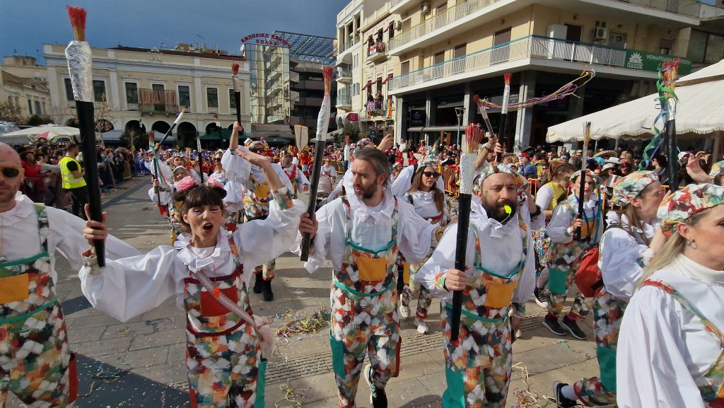 ΠΑΤΡΑ: Εσπασε κάθε ρεκόρ η μεγάλη παρέλαση! ΔΕΙΤΕ ΕΚΑΤΟΝΤΑΔΕΣ ΦΩΤΟ