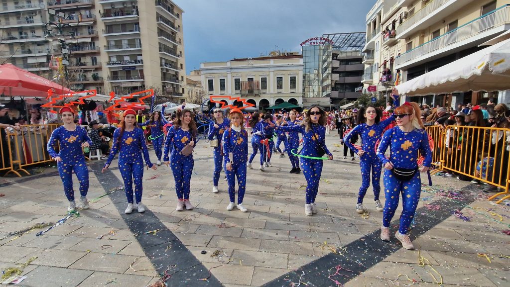 ΠΑΤΡΑ: Εσπασε κάθε ρεκόρ η μεγάλη παρέλαση! ΔΕΙΤΕ ΕΚΑΤΟΝΤΑΔΕΣ ΦΩΤΟ