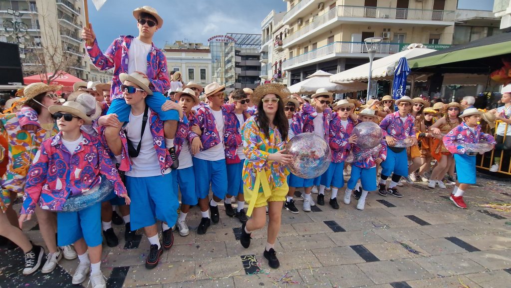 ΠΑΤΡΑ: Εσπασε κάθε ρεκόρ η μεγάλη παρέλαση! ΔΕΙΤΕ ΕΚΑΤΟΝΤΑΔΕΣ ΦΩΤΟ