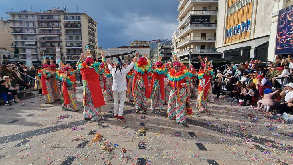 ΠΑΤΡΑ: Εσπασε κάθε ρεκόρ η μεγάλη παρέλαση! ΔΕΙΤΕ ΕΚΑΤΟΝΤΑΔΕΣ ΦΩΤΟ