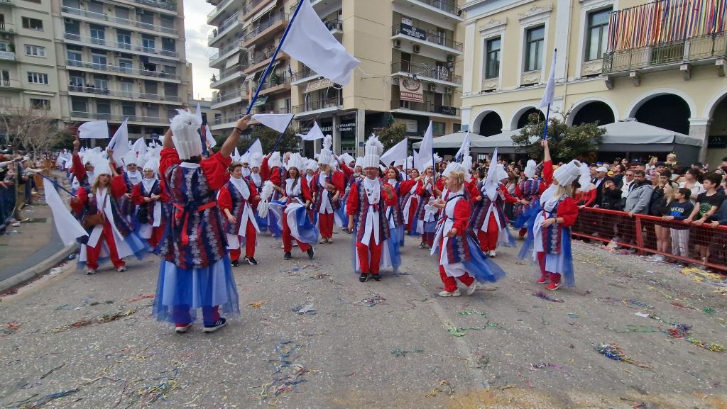 ΠΑΤΡΑ: Εσπασε κάθε ρεκόρ η μεγάλη παρέλαση! ΔΕΙΤΕ ΕΚΑΤΟΝΤΑΔΕΣ ΦΩΤΟ