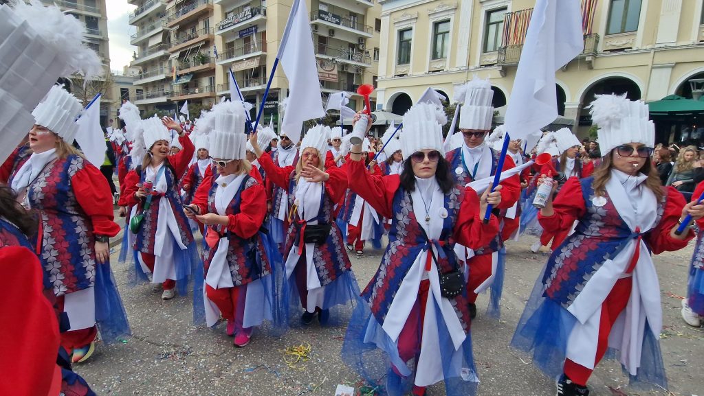 ΠΑΤΡΑ: Εσπασε κάθε ρεκόρ η μεγάλη παρέλαση! ΔΕΙΤΕ ΕΚΑΤΟΝΤΑΔΕΣ ΦΩΤΟ