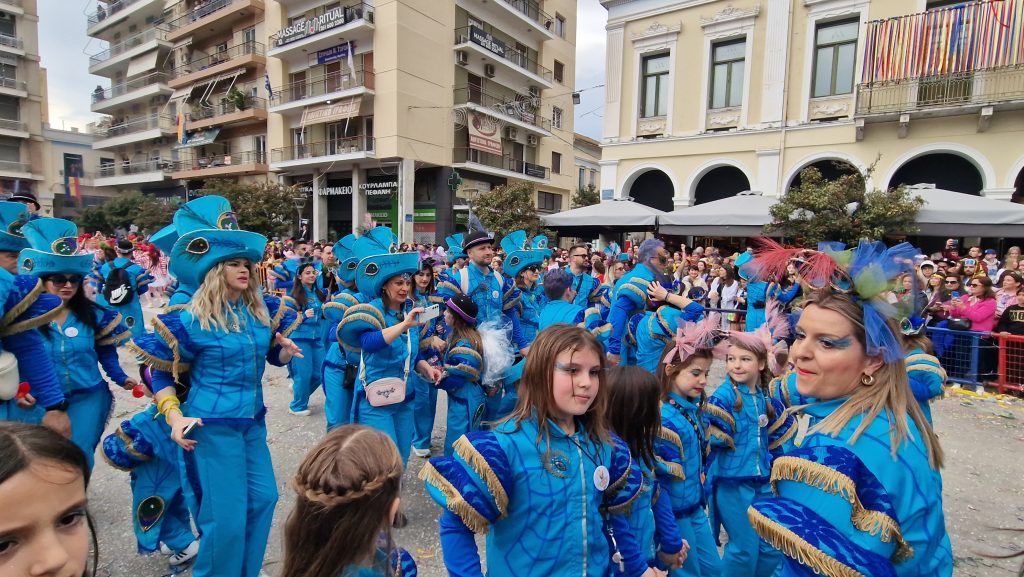 ΠΑΤΡΑ: Εσπασε κάθε ρεκόρ η μεγάλη παρέλαση! ΔΕΙΤΕ ΕΚΑΤΟΝΤΑΔΕΣ ΦΩΤΟ