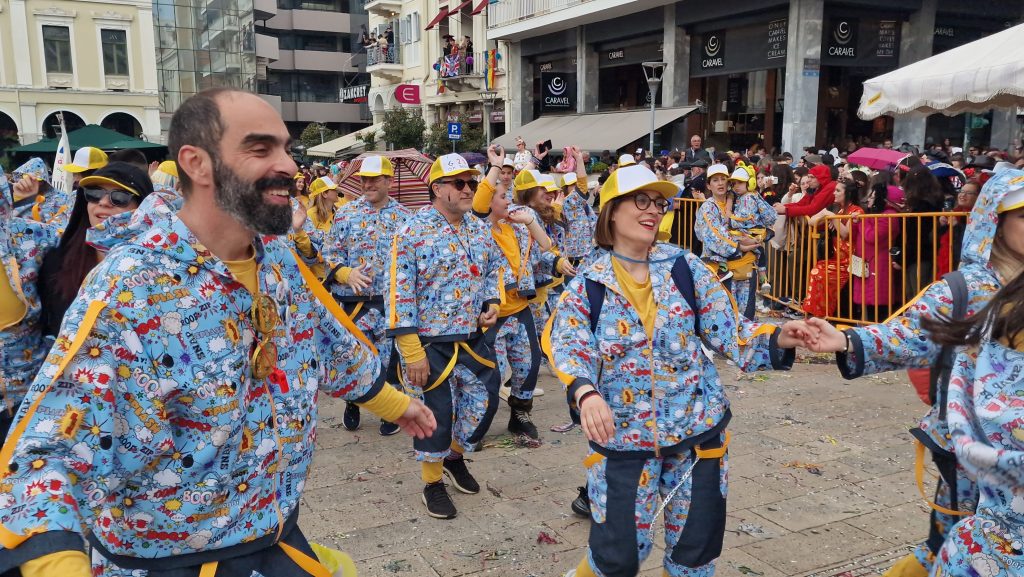 ΠΑΤΡΑ: Εσπασε κάθε ρεκόρ η μεγάλη παρέλαση! ΔΕΙΤΕ ΕΚΑΤΟΝΤΑΔΕΣ ΦΩΤΟ