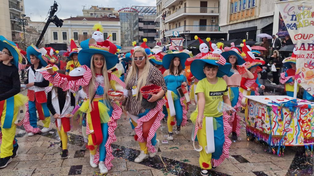 ΠΑΤΡΑ: Εσπασε κάθε ρεκόρ η μεγάλη παρέλαση! ΔΕΙΤΕ ΕΚΑΤΟΝΤΑΔΕΣ ΦΩΤΟ