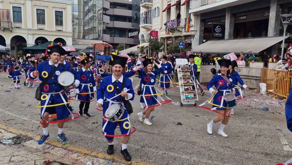 ΠΑΤΡΑ: Εσπασε κάθε ρεκόρ η μεγάλη παρέλαση! ΔΕΙΤΕ ΕΚΑΤΟΝΤΑΔΕΣ ΦΩΤΟ