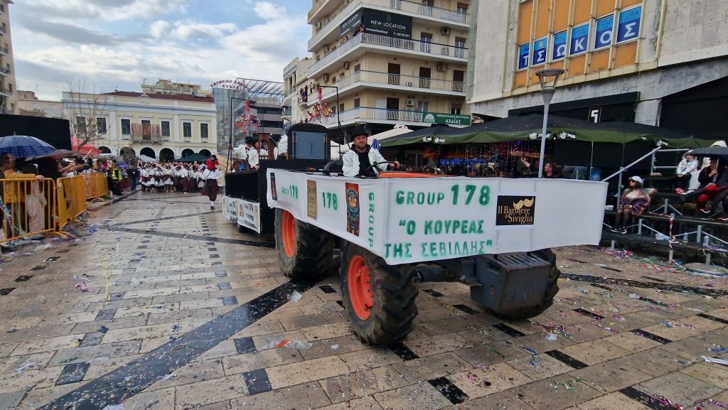 ΠΑΤΡΑ: Εσπασε κάθε ρεκόρ η μεγάλη παρέλαση! ΔΕΙΤΕ ΕΚΑΤΟΝΤΑΔΕΣ ΦΩΤΟ