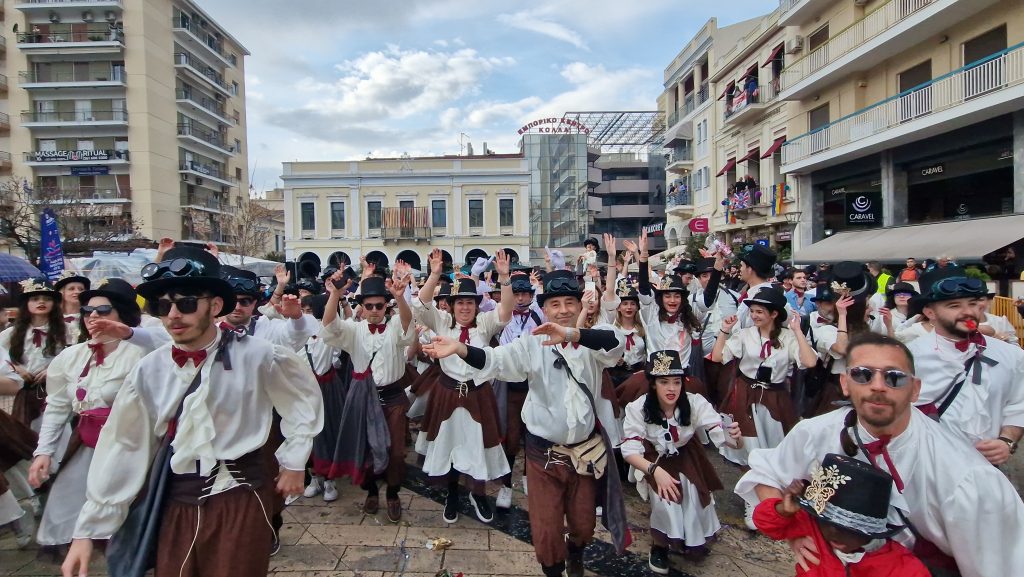 ΠΑΤΡΑ: Εσπασε κάθε ρεκόρ η μεγάλη παρέλαση! ΔΕΙΤΕ ΕΚΑΤΟΝΤΑΔΕΣ ΦΩΤΟ