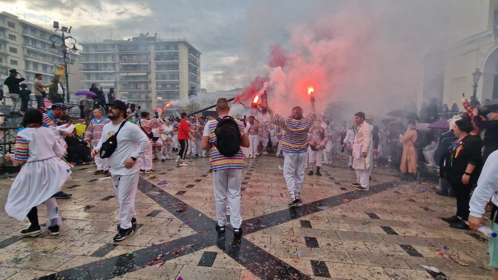 ΠΑΤΡΑ: Εσπασε κάθε ρεκόρ η μεγάλη παρέλαση! ΔΕΙΤΕ ΕΚΑΤΟΝΤΑΔΕΣ ΦΩΤΟ