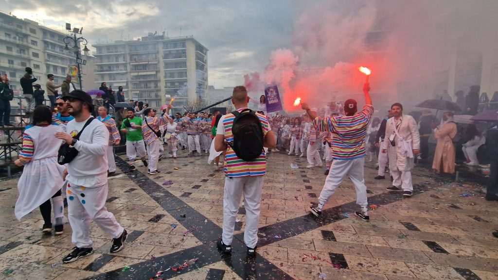 ΠΑΤΡΑ: Εσπασε κάθε ρεκόρ η μεγάλη παρέλαση! ΔΕΙΤΕ ΕΚΑΤΟΝΤΑΔΕΣ ΦΩΤΟ