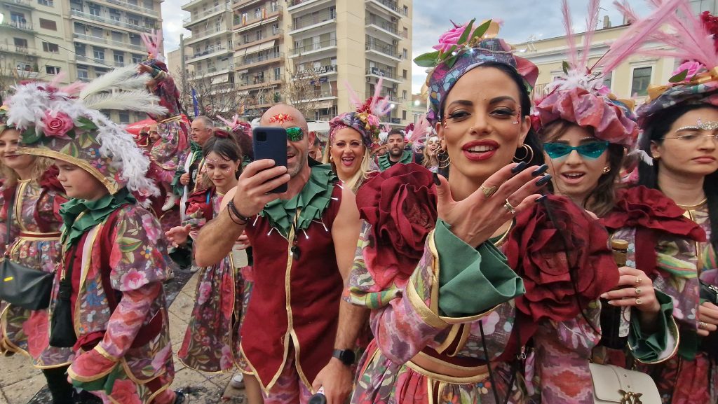 ΠΑΤΡΑ: Εσπασε κάθε ρεκόρ η μεγάλη παρέλαση! ΔΕΙΤΕ ΕΚΑΤΟΝΤΑΔΕΣ ΦΩΤΟ