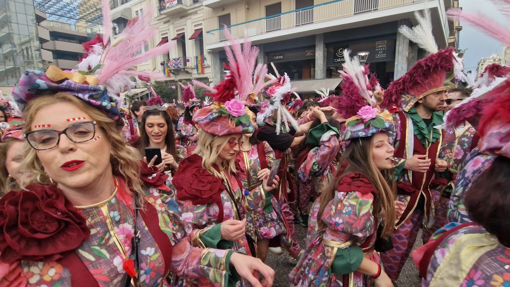 ΠΑΤΡΑ: Εσπασε κάθε ρεκόρ η μεγάλη παρέλαση! ΔΕΙΤΕ ΕΚΑΤΟΝΤΑΔΕΣ ΦΩΤΟ