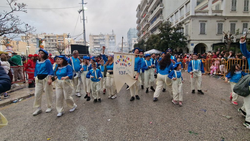 ΠΑΤΡΑ: Εσπασε κάθε ρεκόρ η μεγάλη παρέλαση! ΔΕΙΤΕ ΕΚΑΤΟΝΤΑΔΕΣ ΦΩΤΟ