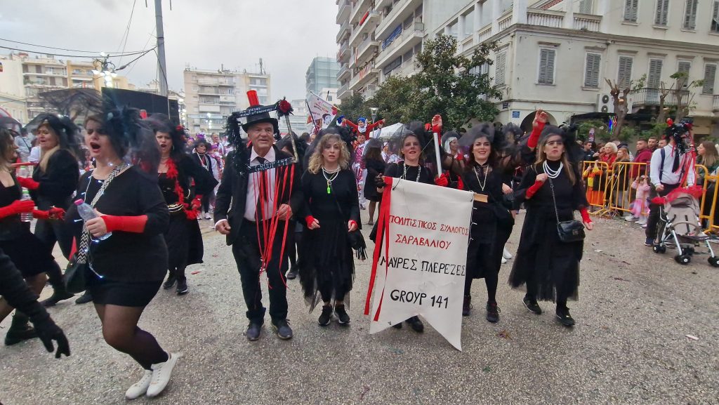 ΠΑΤΡΑ: Εσπασε κάθε ρεκόρ η μεγάλη παρέλαση! ΔΕΙΤΕ ΕΚΑΤΟΝΤΑΔΕΣ ΦΩΤΟ