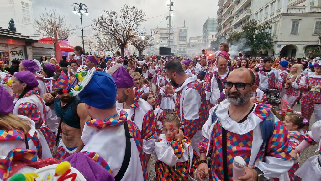 ΠΑΤΡΑ: Εσπασε κάθε ρεκόρ η μεγάλη παρέλαση! ΔΕΙΤΕ ΕΚΑΤΟΝΤΑΔΕΣ ΦΩΤΟ