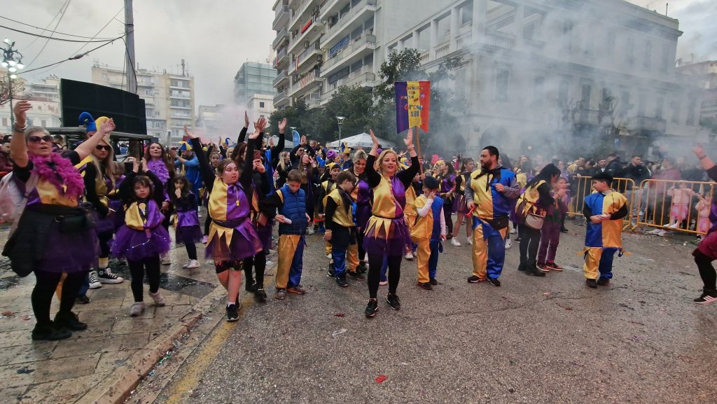 ΠΑΤΡΑ: Εσπασε κάθε ρεκόρ η μεγάλη παρέλαση! ΔΕΙΤΕ ΕΚΑΤΟΝΤΑΔΕΣ ΦΩΤΟ