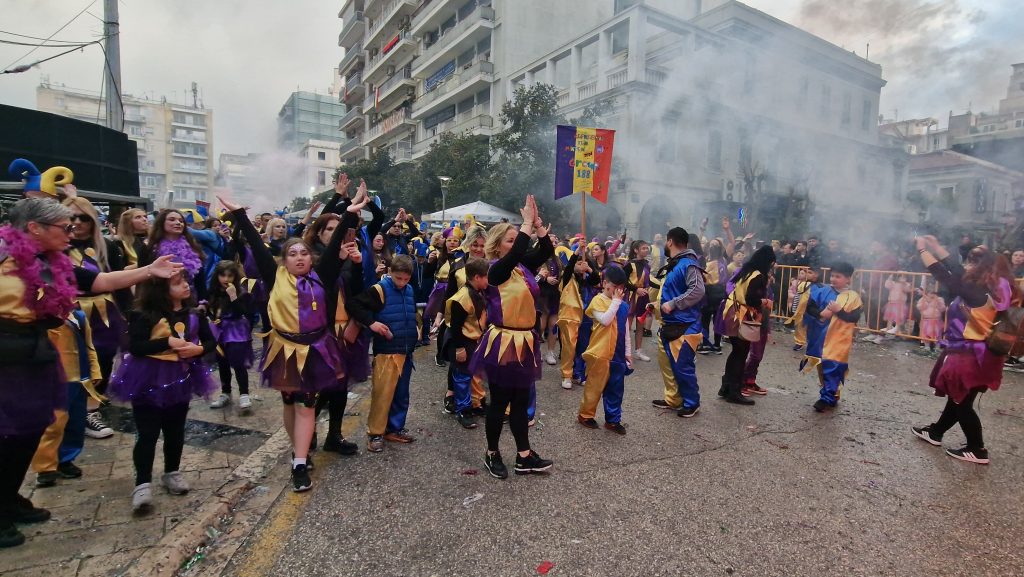 ΠΑΤΡΑ: Εσπασε κάθε ρεκόρ η μεγάλη παρέλαση! ΔΕΙΤΕ ΕΚΑΤΟΝΤΑΔΕΣ ΦΩΤΟ