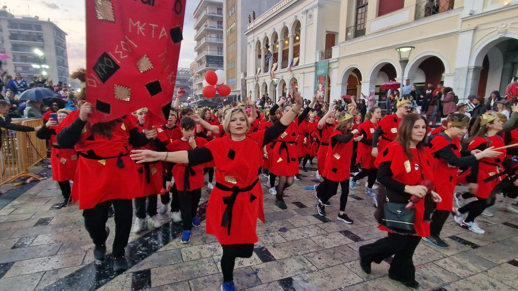 ΠΑΤΡΑ: Εσπασε κάθε ρεκόρ η μεγάλη παρέλαση! ΔΕΙΤΕ ΕΚΑΤΟΝΤΑΔΕΣ ΦΩΤΟ