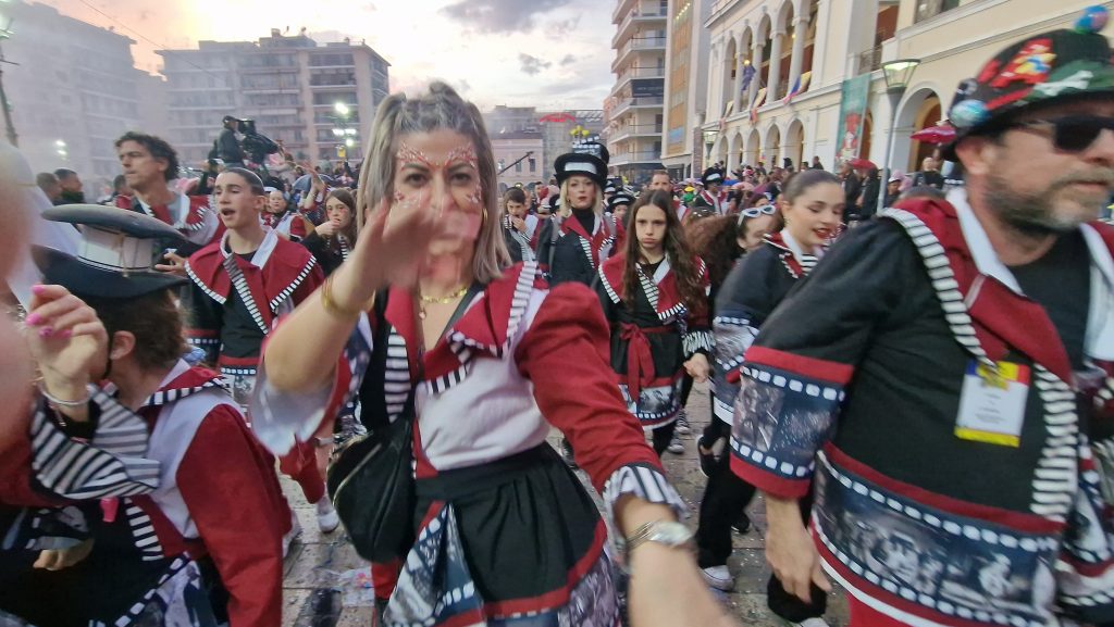 ΠΑΤΡΑ: Εσπασε κάθε ρεκόρ η μεγάλη παρέλαση! ΔΕΙΤΕ ΕΚΑΤΟΝΤΑΔΕΣ ΦΩΤΟ