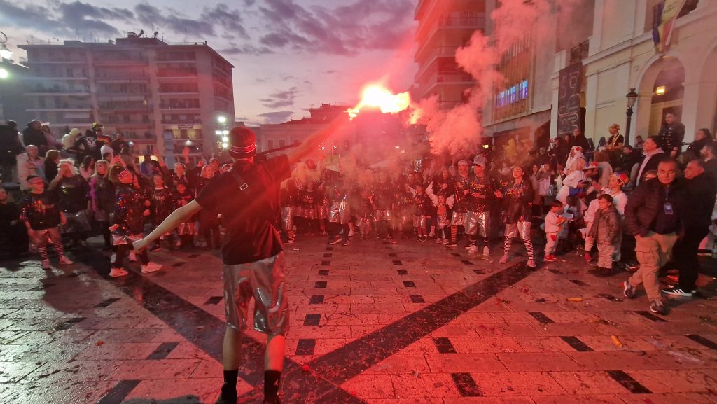 ΠΑΤΡΑ: Εσπασε κάθε ρεκόρ η μεγάλη παρέλαση! ΔΕΙΤΕ ΕΚΑΤΟΝΤΑΔΕΣ ΦΩΤΟ