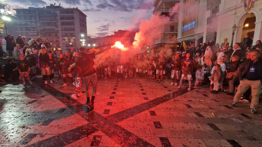 ΠΑΤΡΑ: Εσπασε κάθε ρεκόρ η μεγάλη παρέλαση! ΔΕΙΤΕ ΕΚΑΤΟΝΤΑΔΕΣ ΦΩΤΟ